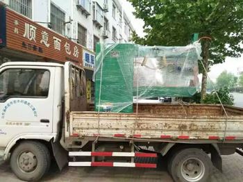 不銹鋼水槽臺(tái)面縫焊機(jī)發(fā)貨